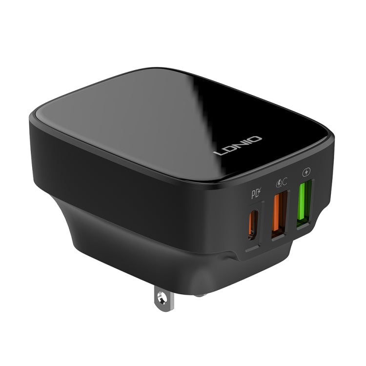 LDNIO Q334 32W 타입-C + 듀얼 USB 포트 충전기 1m USB-C / 타입-C to USB-C / 타입-C 데이터 케이블 포함, EU 플러그, UK 플러그, US 플러그