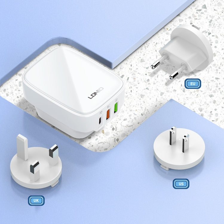 LDNIO Q334 32W 타입-C + 듀얼 USB 포트 충전기 1m USB-C / 타입-C to USB-C / 타입-C 데이터 케이블 포함, EU 플러그, UK 플러그, US 플러그