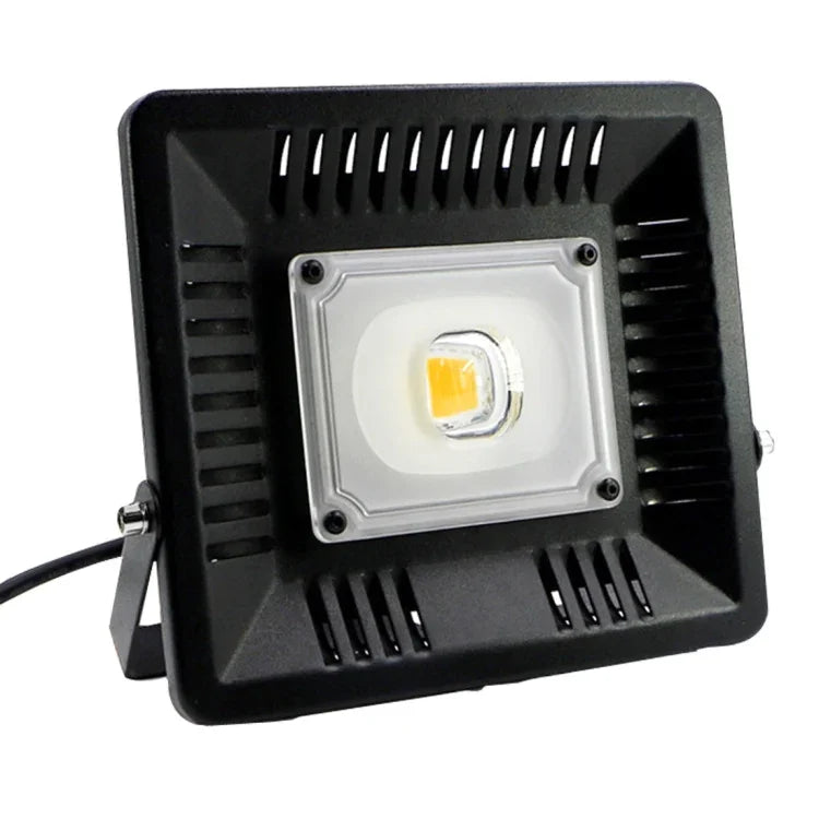 광속: > 2400LM, 역률 > 0.9, 연색성 > 80, AC 90-140V